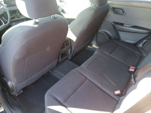Used 2023 Nissan Rogue S FWD image 9