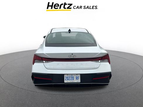 Used 2025 Hyundai Elantra SEL image 5