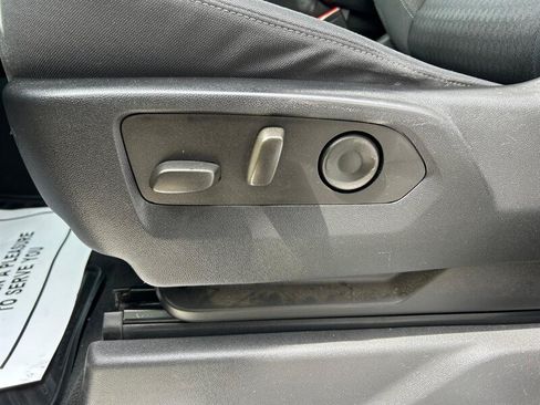 Used 2022 Chevrolet Silverado 1500 LT AWD/4WD image 35