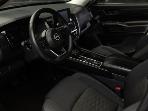 Used 2024 Nissan Pathfinder SV AWD/4WD image 28