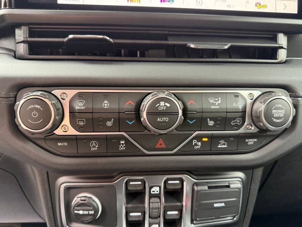 New 2026 Jeep Gladiator Sport AWD/4WD image 20