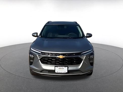 Used 2025 Chevrolet Trax LT image 4