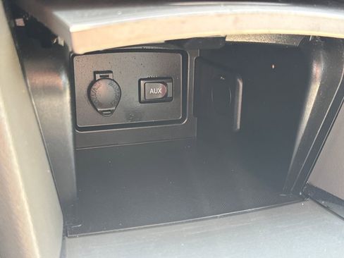 Used 2011 Toyota Camry LE w/ LE Extra-Value Pkg FWD image 22