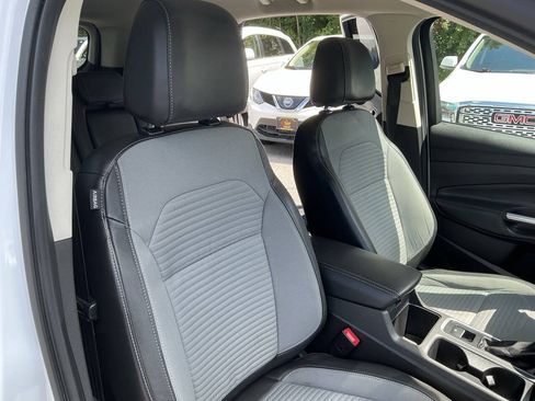 Used 2017 Ford Escape SE w/ Equipment Group 201A AWD/4WD image 34