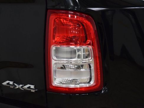 Used 2024 RAM 3500 Tradesman w/ Chrome Appearance Group AWD/4WD image 19