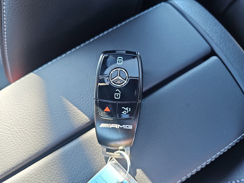 New 2026 Mercedes-Benz GLB 35 AMG 4MATIC image 36