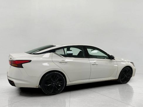 Used 2024 Nissan Altima 2.5 SR image 3