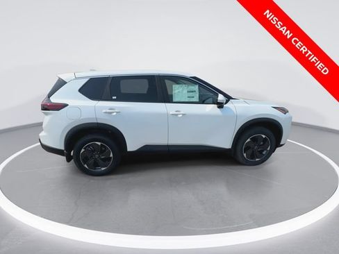 Certified 2026 Nissan Rogue SV AWD/4WD image 9