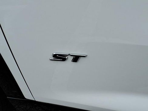 Used 2025 Buick Enclave Sport Touring image 7