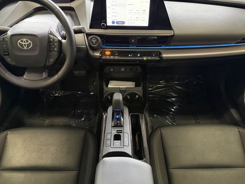 Used 2025 Toyota Prius XLE image 11