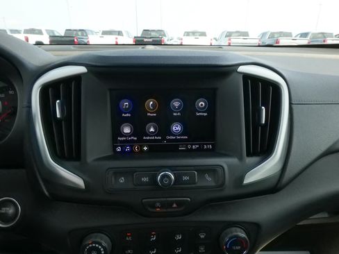 Used 2024 GMC Terrain SLE AWD/4WD image 19