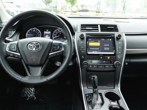 Used 2017 Toyota Camry XLE w/ Convenience Package FWD image 25