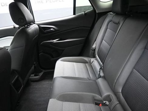Used 2025 Chevrolet Trax LT FWD image 22