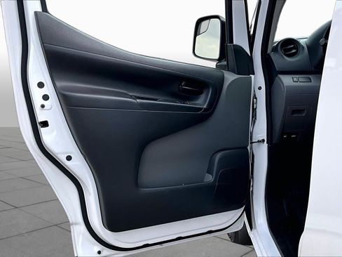Used 2021 Nissan NV200 S FWD image 19
