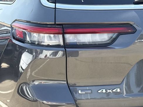 Used 2022 Jeep Grand Cherokee L Summit w/ Advanced Protech Group IV AWD/4WD image 6