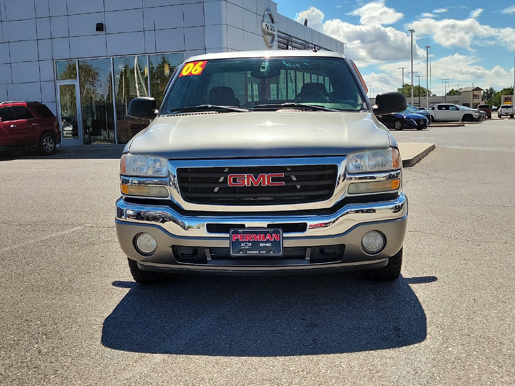 Used 2006 GMC Sierra 1500 SLE w/ Onstar Plus Package RWD image 3