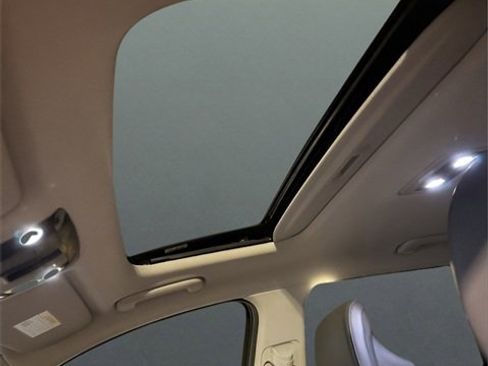 Used 2025 Kia Niro Wave image 13