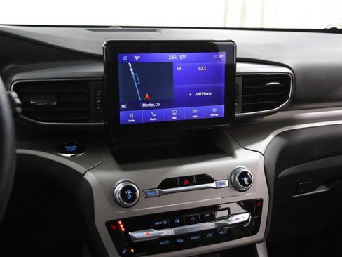 Certified 2022 Ford Explorer XLT w/ Equipment Group 202A image 10