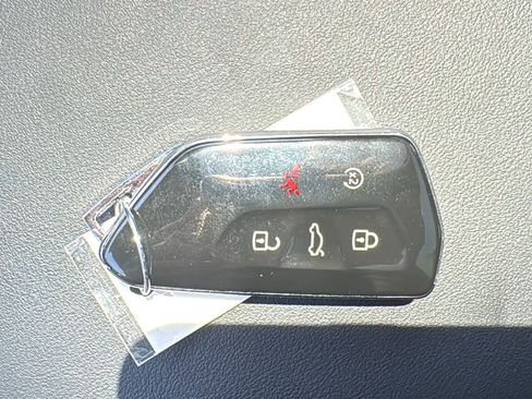 Used 2025 Volkswagen Tiguan SE R-Line AWD/4WD image 22