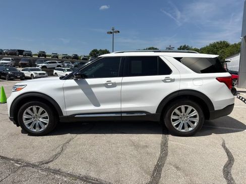 Used 2021 Ford Explorer Limited w/ Hybrid Equipment Group 310A AWD/4WD image 4