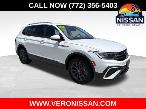 Used 2022 Volkswagen Tiguan SE FWD image 1