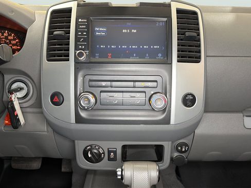 Used 2019 Nissan Frontier SV AWD/4WD image 16
