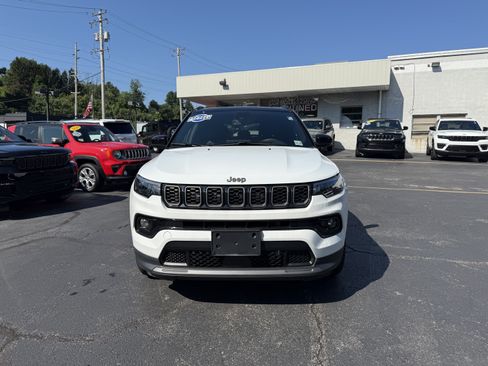 Used 2025 Jeep Compass Limited w/ Sun & Sound Group AWD/4WD image 2