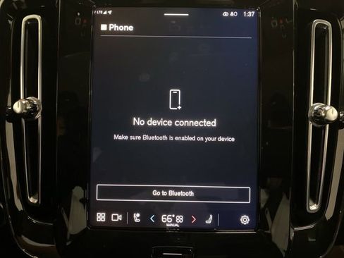 Used 2025 Volvo XC40 B5 Plus image 49