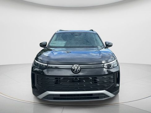 New 2026 Volkswagen Tiguan SE FWD image 8