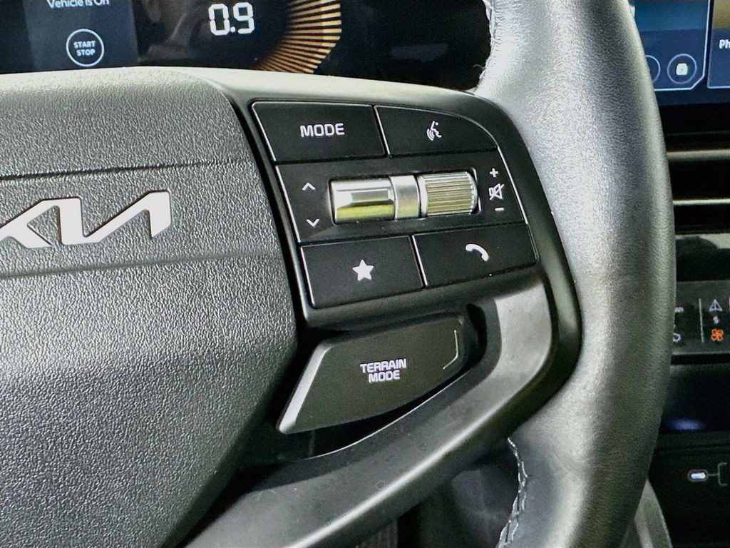 Certified 2026 Kia Sportage EX AWD/4WD image 9