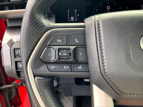 Used 2025 Toyota 4Runner SR5 AWD/4WD image 24
