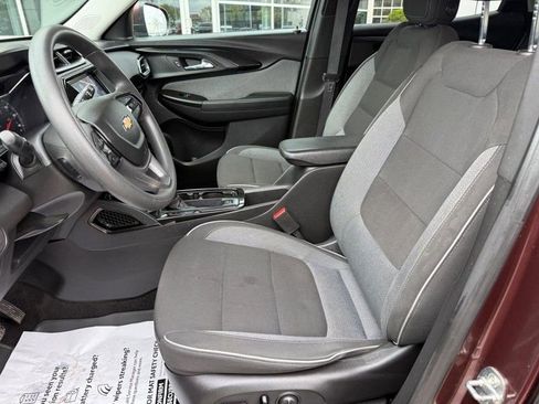 Used 2022 Chevrolet TrailBlazer LT w/ Convenience Package FWD image 16
