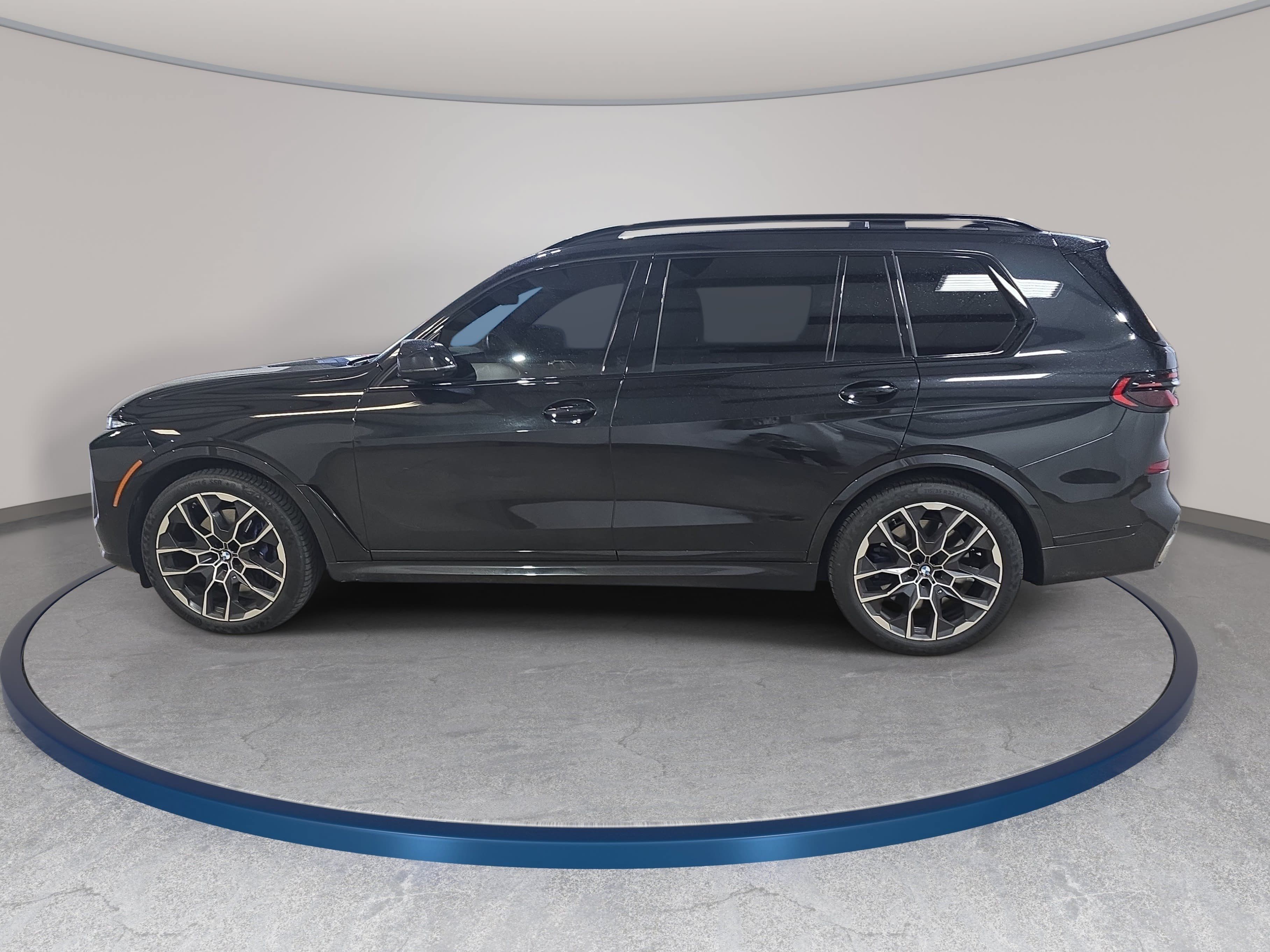 Used 2024 BMW X7 M60i w/ Climate Comfort Package AWD/4WD image 9