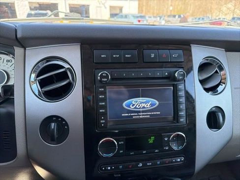 Used 2013 Ford Expedition Limited image 22