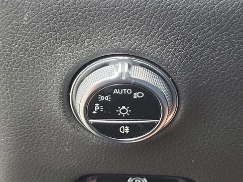 Used 2023 Mercedes-Benz GLC 300 4MATIC image 29
