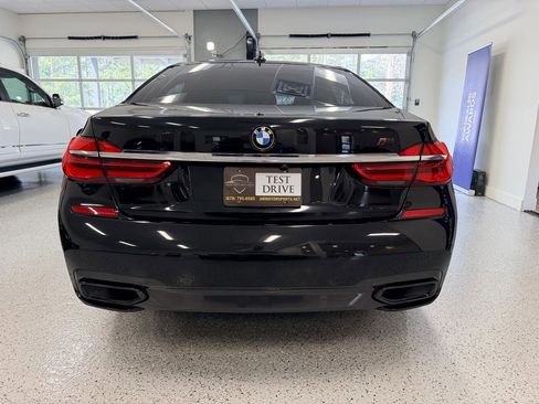 Used 2019 BMW 740i w/ M Sport Package image 8