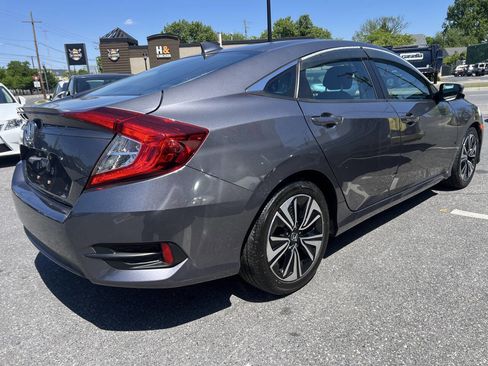 Used 2017 Honda Civic EX-T image 3