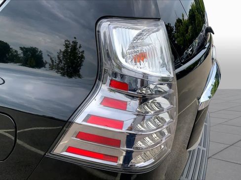 Used 2014 Lexus GX 460 Luxury AWD/4WD image 54