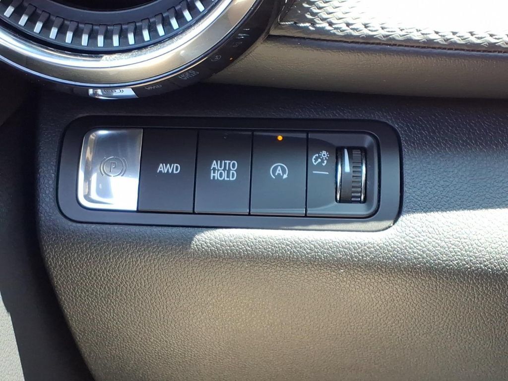 Used 2026 Chevrolet Equinox LT w/ Safety and Technology Package AWD/4WD image 19