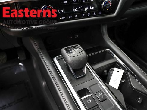 Used 2023 Nissan Pathfinder SL w/ Lighting Package (N92) AWD/4WD image 12
