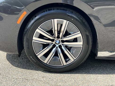 Used 2024 BMW i7 xDrive60 RWD image 13