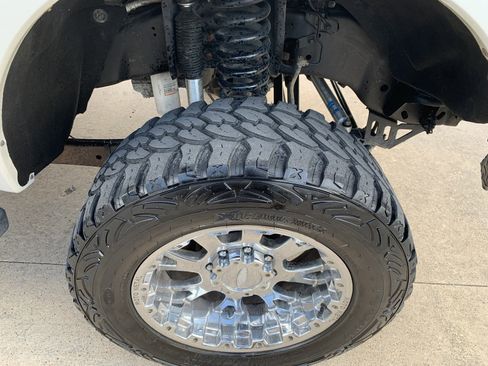 Used 2011 Ford F250 Lariat w/ Lariat Interior Pkg image 12