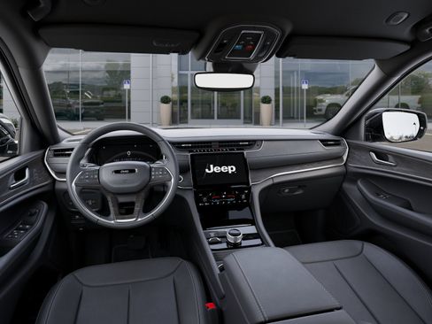 New 2025 Jeep Grand Cherokee Limited image 28