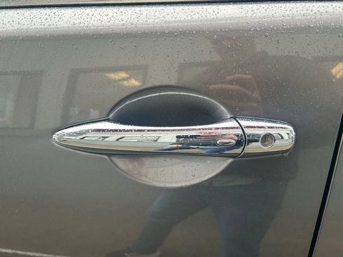 Used 2020 Nissan Armada SL w/ Premium Package image 20