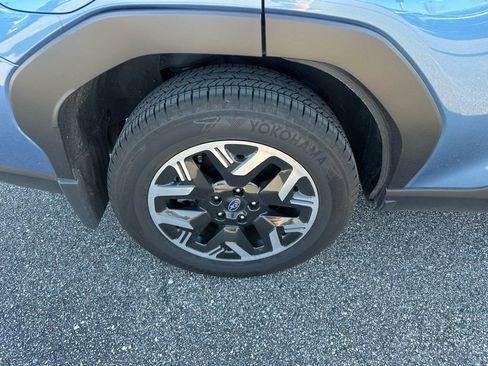 Used 2025 Subaru Forester Premium image 5