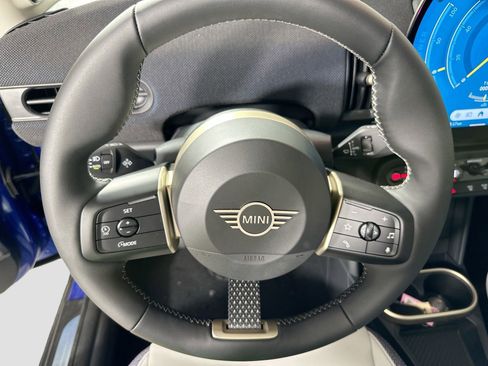 Certified 2025 MINI Cooper 2-Door Hardtop FWD image 11