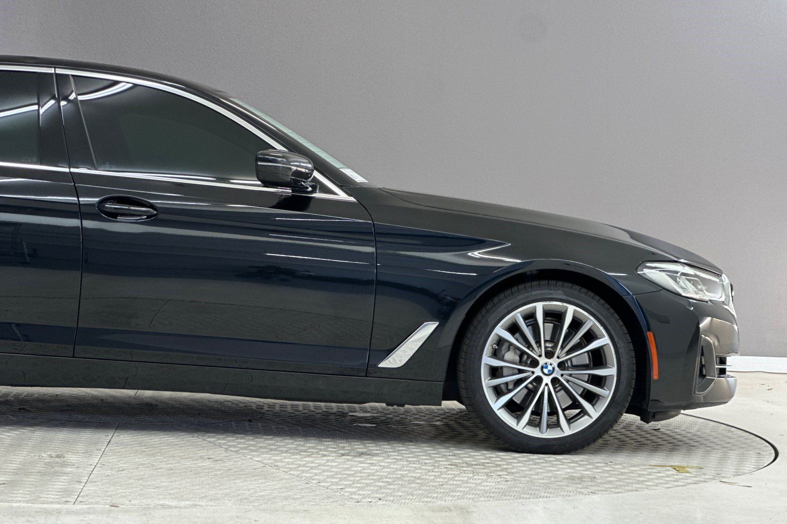 Certified 2023 BMW 530i w/ Convenience Package RWD image 34