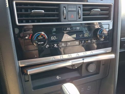 Used 2024 Nissan Armada SL w/ Captain's Chairs Package AWD/4WD image 17