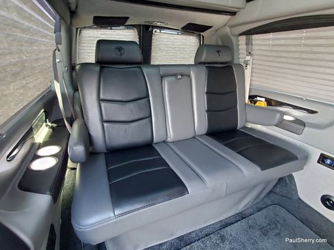 Used 2020 Chevrolet Express 2500 w/ Enhanced Convenience Package RWD image 4