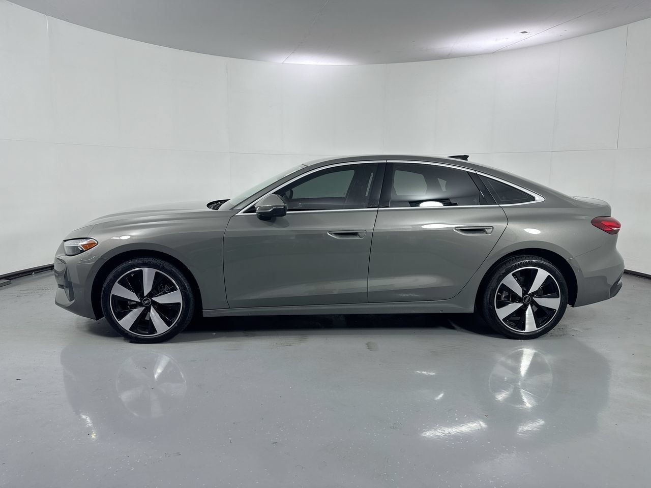 Used 2025 Audi A5 2.0T Premium Plus w/ Premium Plus AWD/4WD image 30